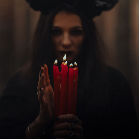 Magie des bougies : significations des couleurs et rituels simples