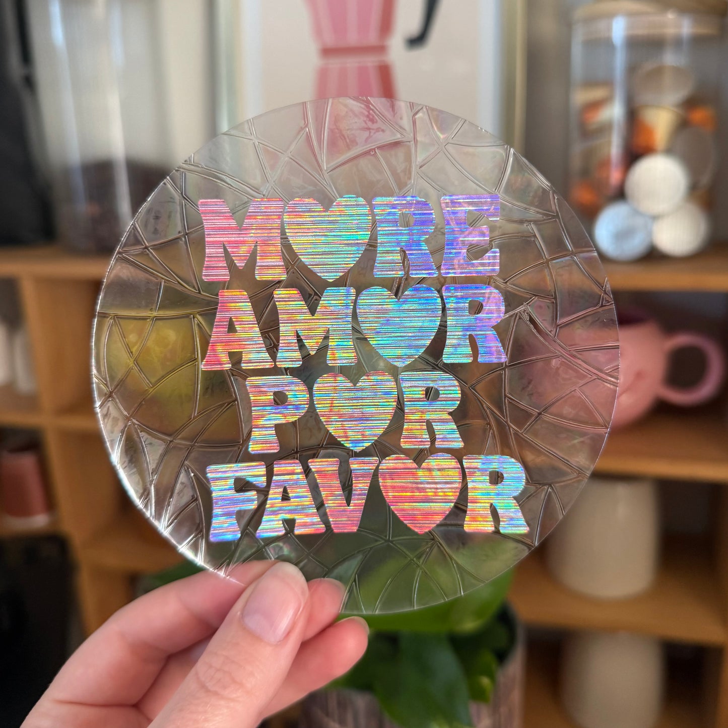 More Amor Por Favor 🌈 Suncatcher Sticker 🌈 Autocollant Magique Attrape-Soleil