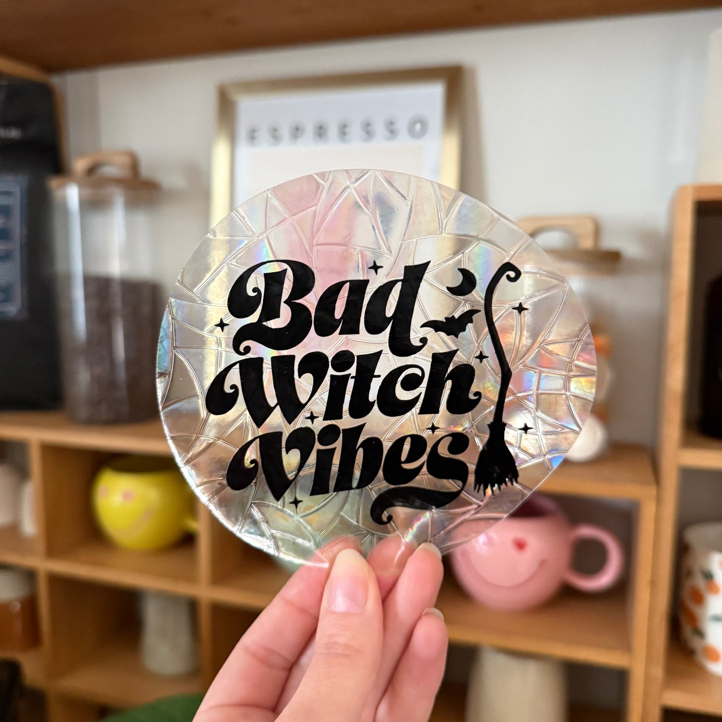 Bad Witch Vibes 🌈 Suncatcher Sticker 🌈 Autocollant Magique Attrape-Soleil